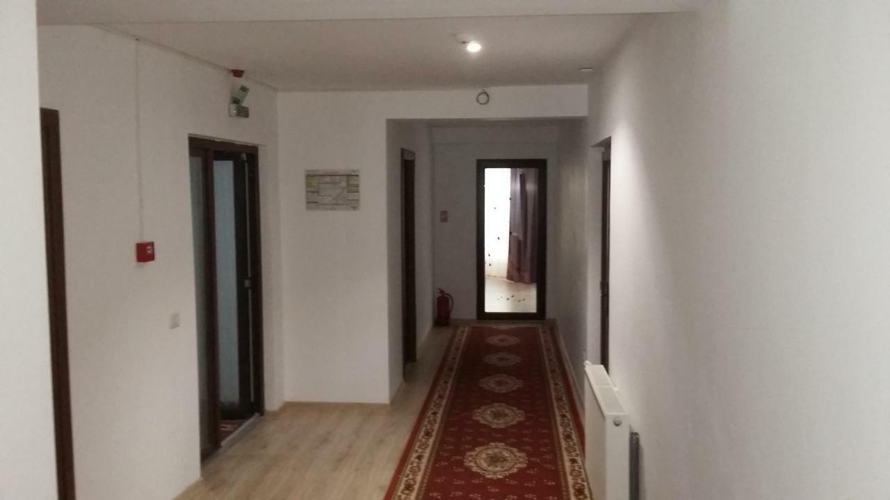 Pensiunea Poiana Soarelui Brates Экстерьер фото